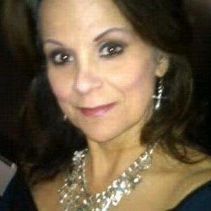 Meet your Posher, Lora